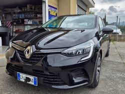 Nero Usata 2023 Renault Clio V Due volumi | 15.500 € (Buon prezzo)