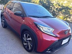 Rosso / tetto nero Usata 2022 Toyota Aygo X Lounge SUV | 15.800 € (Buon prezzo)
