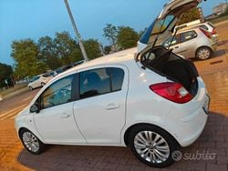 Bianco Usata 2011 Opel Corsa Tre volumi | 3500 €