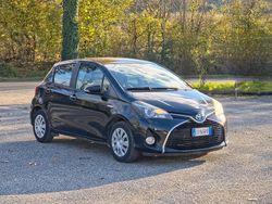 Nero Usata 2014 Toyota Yaris Hybrid Active Tre volumi | 8200 € (Buon prezzo)