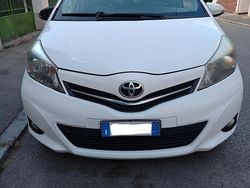 Bianco Usata 2012 Toyota Yaris Tre volumi | 2600 € (Super prezzo)