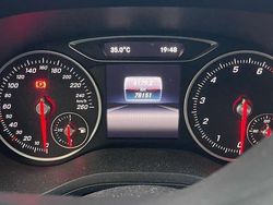 Nero Usata 2018 Mercedes 180 Tre volumi | 17.500 €