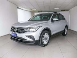 Reflex silver metallizzato Usata 2023 VW Tiguan Life SUV | 25.500 € (Ottimo prezzo)