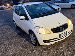 Bianco Usata 2010 Mercedes A160 Edition Tre volumi | 4900 € (Cara)
