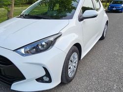 Bianco Usata 2023 Toyota Yaris Hybrid Business Edition Due volumi | 18.500 € (Buon prezzo)