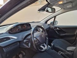 Blu Usata 2014 Peugeot 208 Allure Due volumi | 6990 € (Buon prezzo)