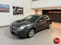 Grigio Usata 2013 Alfa Romeo Giulietta Distinctive Tre volumi | 6899 € (Ottimo prezzo)