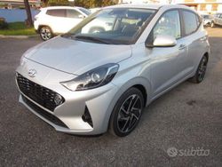 Grigio Usata 2023 Hyundai i10 Due volumi | 15.800 € (Buon prezzo)