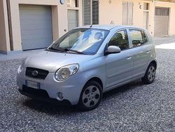Argento Usata 2009 Kia Picanto Due volumi | 4000 € (Cara)