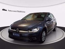 Smoky grey metalizzato Usata 2022 VW Polo Style Tre volumi | 16.500 € (Buon prezzo)