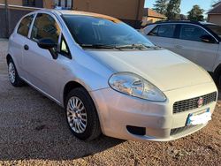 Grigio Usata 2013 Fiat Grande Punto Due volumi | 2900 € (Buon prezzo)