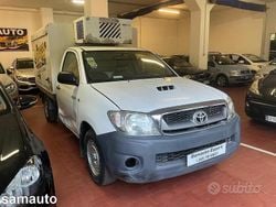 Bianco Usata 2010 Toyota HiLux Comfort Pick-up | 8500 €