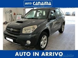 Grigio Usata 2005 Toyota RAV4 SUV | 3490 € (Ottimo prezzo)