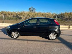 Nero Usata 2006 Fiat Punto Tre volumi | 1800 € (Buon prezzo)