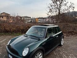 Verde Usata 2004 Mini One D Due volumi | 4300 € (Molto cara)