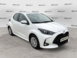 Bianco Usata 2023 Toyota Yaris Active Tre volumi | 13.890 € (Buon prezzo)