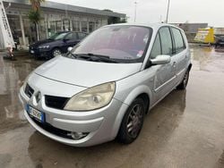 Argento Usata 2009 Renault Grand Scénic III Monovolume | 1400 € (Buon prezzo)