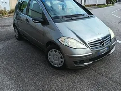 Grigio Usata 2006 Mercedes A150 Elegance Tre volumi | 2300 € (Ottimo prezzo)