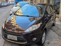 Rosso Usata 2011 Ford Fiesta Tre volumi | 4790 € (Cara)