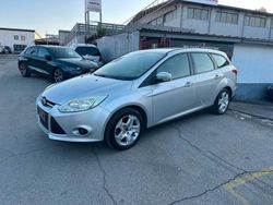 Grigio Usata 2013 Ford Focus Titanium Station wagon | 4900 € (Buon prezzo)