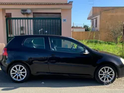 Usata 2004 VW Golf V | 5300 €