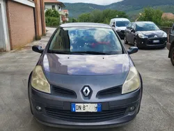 Usata 2008 Renault Clio II Due volumi | 1300 € (Buon prezzo)