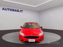Rosso Usata 2015 Ford Focus Tre volumi | 7990 € (Buon prezzo)