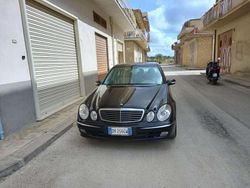 Usata 2004 Mercedes E220 Avantgarde Tre volumi | 4500 € (Buon prezzo)
