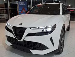 Bianco Nuova 2025 Alfa Romeo Junior Edizione Speciale SUV | 26.950 € (Ottimo prezzo)