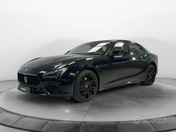 Nero assoluto Usata 2021 Maserati Ghibli Tre volumi | 44.900 € (Buon prezzo)