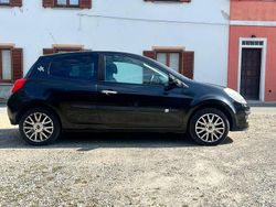 Nero Usata 2008 Renault Clio II LE Tre volumi | 3000 € (Buon prezzo)