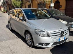 Grigio Usata 2014 Mercedes B180 Executive Monovolume | 9000 € (Buon prezzo)