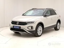 Grigio Nuova 2025 VW T-Roc Life SUV | 27.900 € (Buon prezzo)