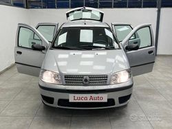 Grigio Usata 2010 Fiat Punto Tre volumi | 3890 € (Buon prezzo)
