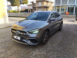 Gray Usata 2024 Mercedes GLA200 AMG Line Premium SUV | 39.900 € (Buon prezzo)