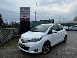 Bianco Usata 2014 Toyota Yaris Lounge Tre volumi | 6299 € (Buon prezzo)