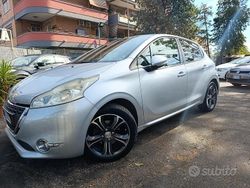 Grigio Usata 2014 Peugeot 208 Allure Due volumi | 5900 € (Buon prezzo)
