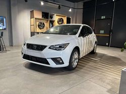 Bianco nevada Nuova 2025 Seat Ibiza FR Tre volumi | 21.300 € (Buon prezzo)