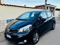 Nero Usata 2014 Toyota Yaris Lounge Tre volumi | 5700 € (Ottimo prezzo)
