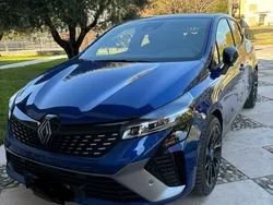 Blu/azzurro Usata 2023 Renault Clio V Esprit Alpine Tre volumi | 21.000 € (Molto cara)