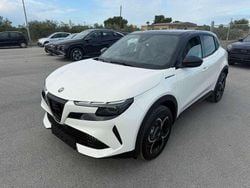 Bianco Nuova 2025 Alfa Romeo Junior Edizione Speciale SUV | 29.500 € (Buon prezzo)