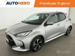 Grigio Usata 2024 Toyota Yaris Hybrid Trend Tre volumi | 21.099 € (Buon prezzo)