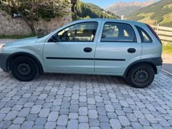 Verde Usata 2001 Opel Corsa Tre volumi | 1750 € (Buon prezzo)