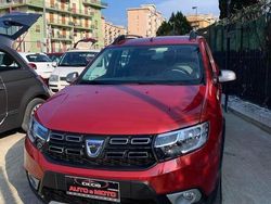 Rosso Usata 2017 Dacia Sandero Due volumi | 7500 € (Buon prezzo)