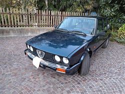 Blu Usata 1984 Alfa Romeo Alfetta Quadrifoglio Tre volumi | 11.000 €