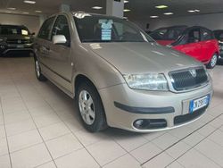 Beige Usata 2005 Skoda Fabia Elegance Due volumi | 2500 € (Buon prezzo)