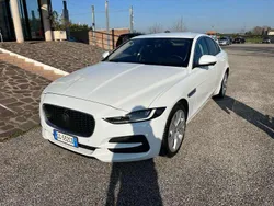 Bianco Usata 2021 Jaguar XE R-Dynamic Tre volumi | 25.500 € (Ottimo prezzo)