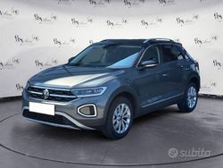Grigio scuro Usata 2024 VW T-Roc Style SUV | 28.500 € (Buon prezzo)