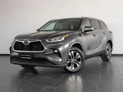 Grigio Usata 2021 Toyota Highlander Trend SUV | 36.600 €