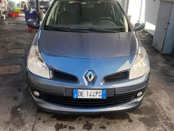 Usata 2007 Renault Clio Coupé | 2700 €